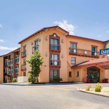 Days Inn By Wyndham Birmingham/West Extérieur photo